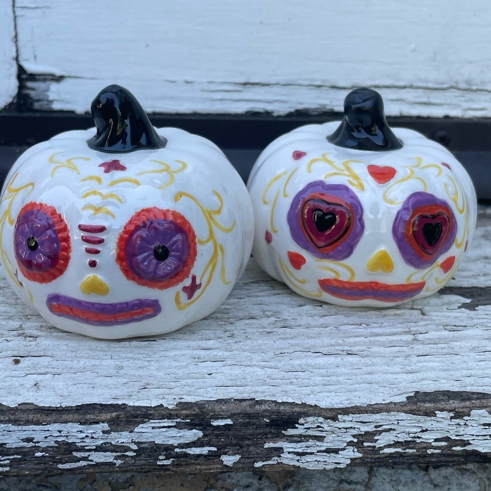 Salt and Pepper Shaker Set Pumpkin Ceramic Day of the Dead - Picture 2 of 7